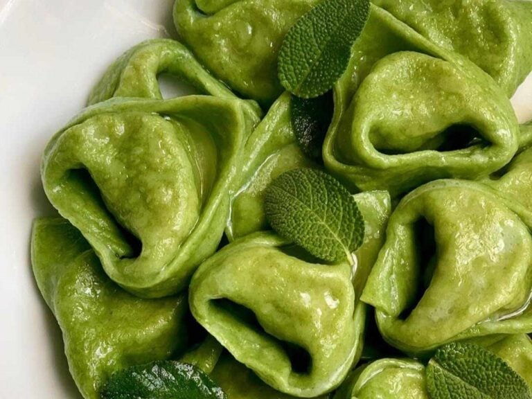 Balanzoni, ricetta e storia dei “tortelli matti” bolognesi